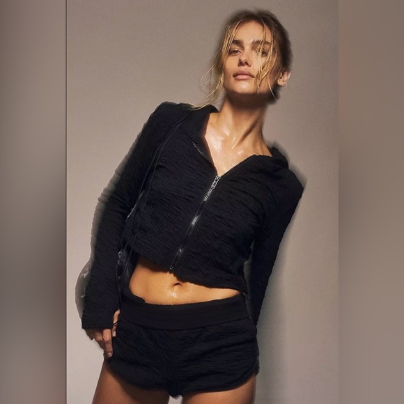 Free People Movement Kadi Quilted Hoodie in black-  NWOT M - Picture 2 of 10